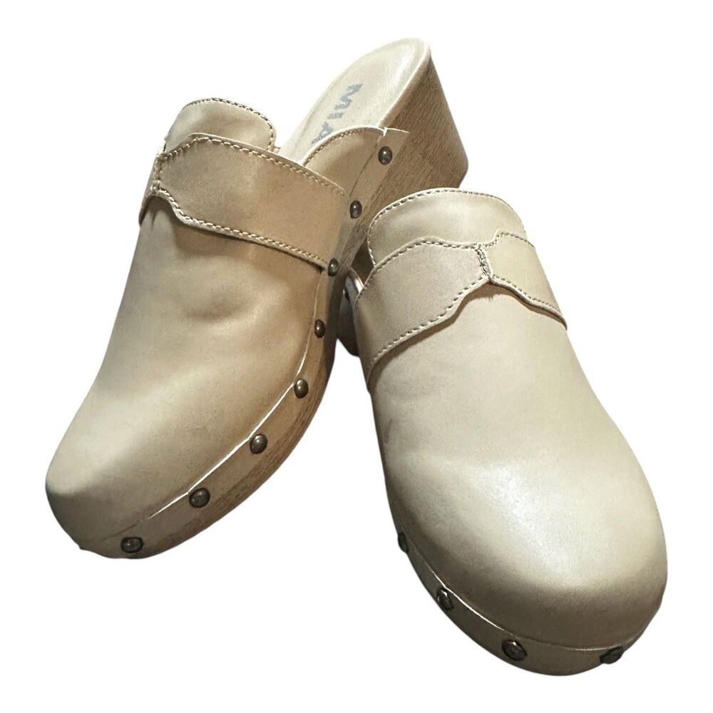 MIA Women's Jenifer Studded Clogs Beige Burnap Size 7M NEW IN BOX